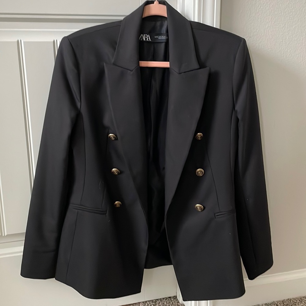 Black Zara blazer